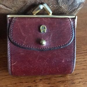 Vintage Etienne Aigner change purse